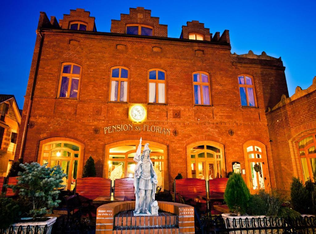 Hlučín Pension Sv. Florian מראה חיצוני תמונה